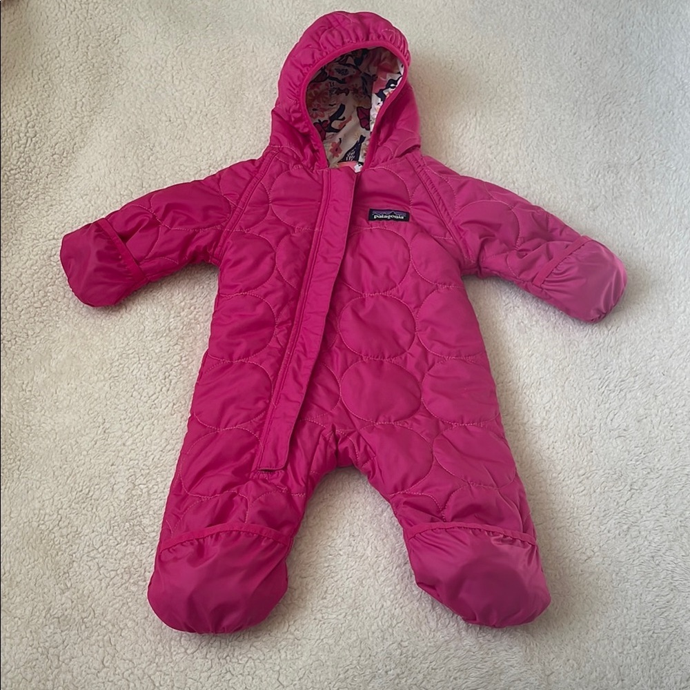 Patagonia Baby Girl Pink Reversible Snow Suit Bunting Size 0-6 months